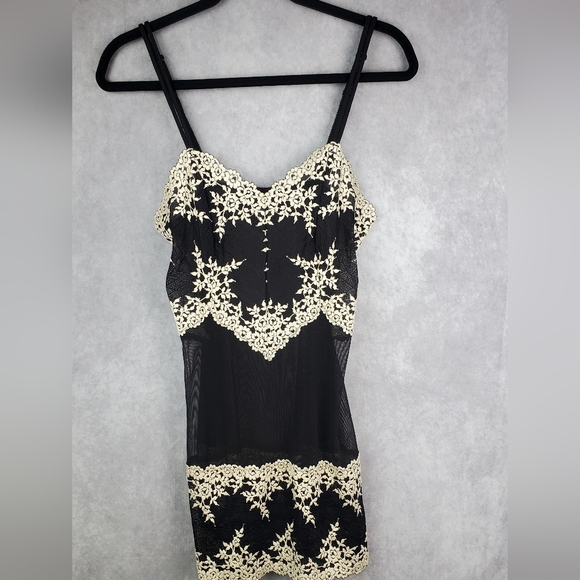 WACOAL Sheer Black & Nude Lace Babydoll Lingerie Slip Gown Romantic Size M - Picture 3 of 12